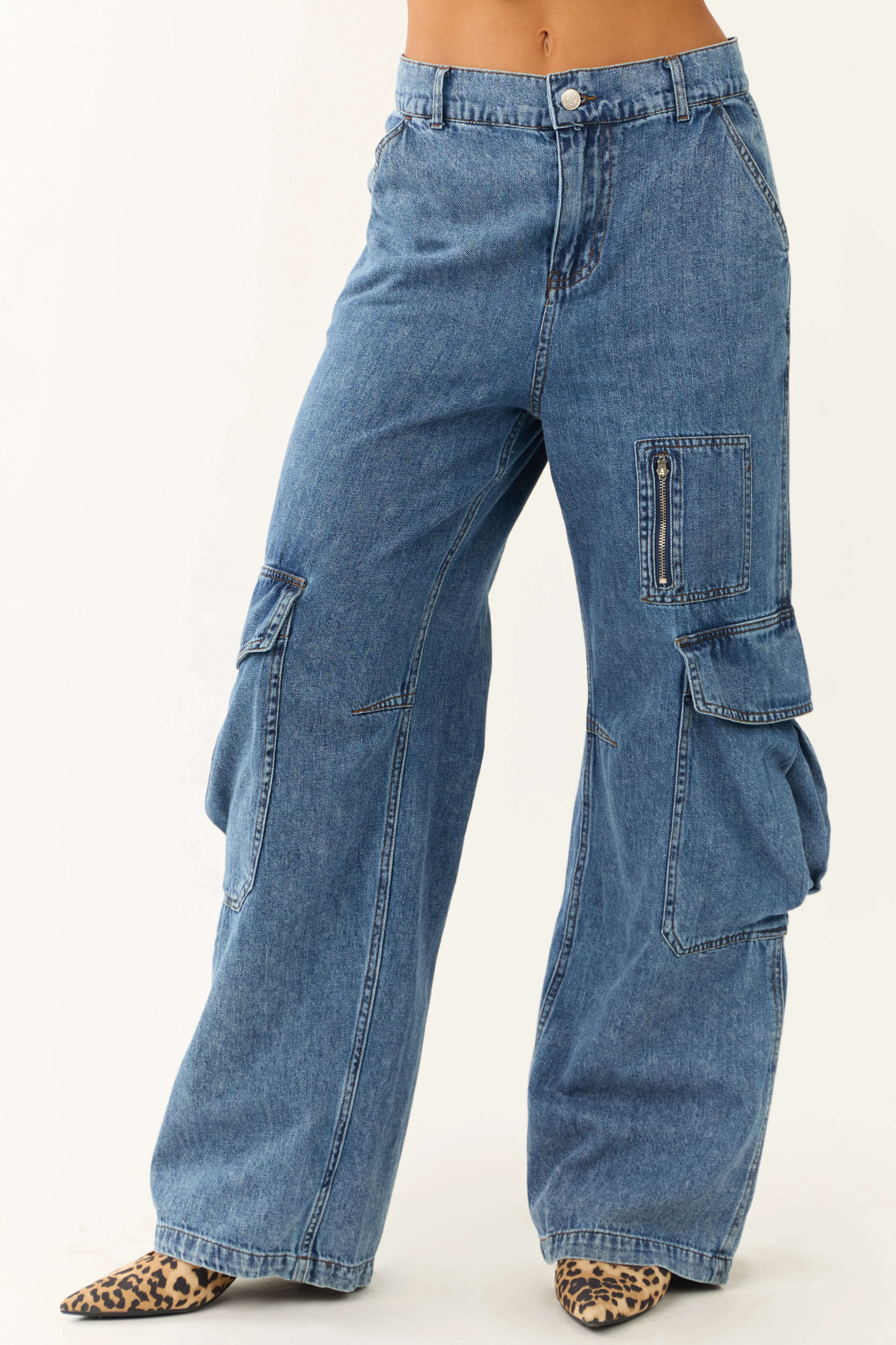 Signature8 Medium Wash Wide Leg Cargo Jeans - LD SALE
