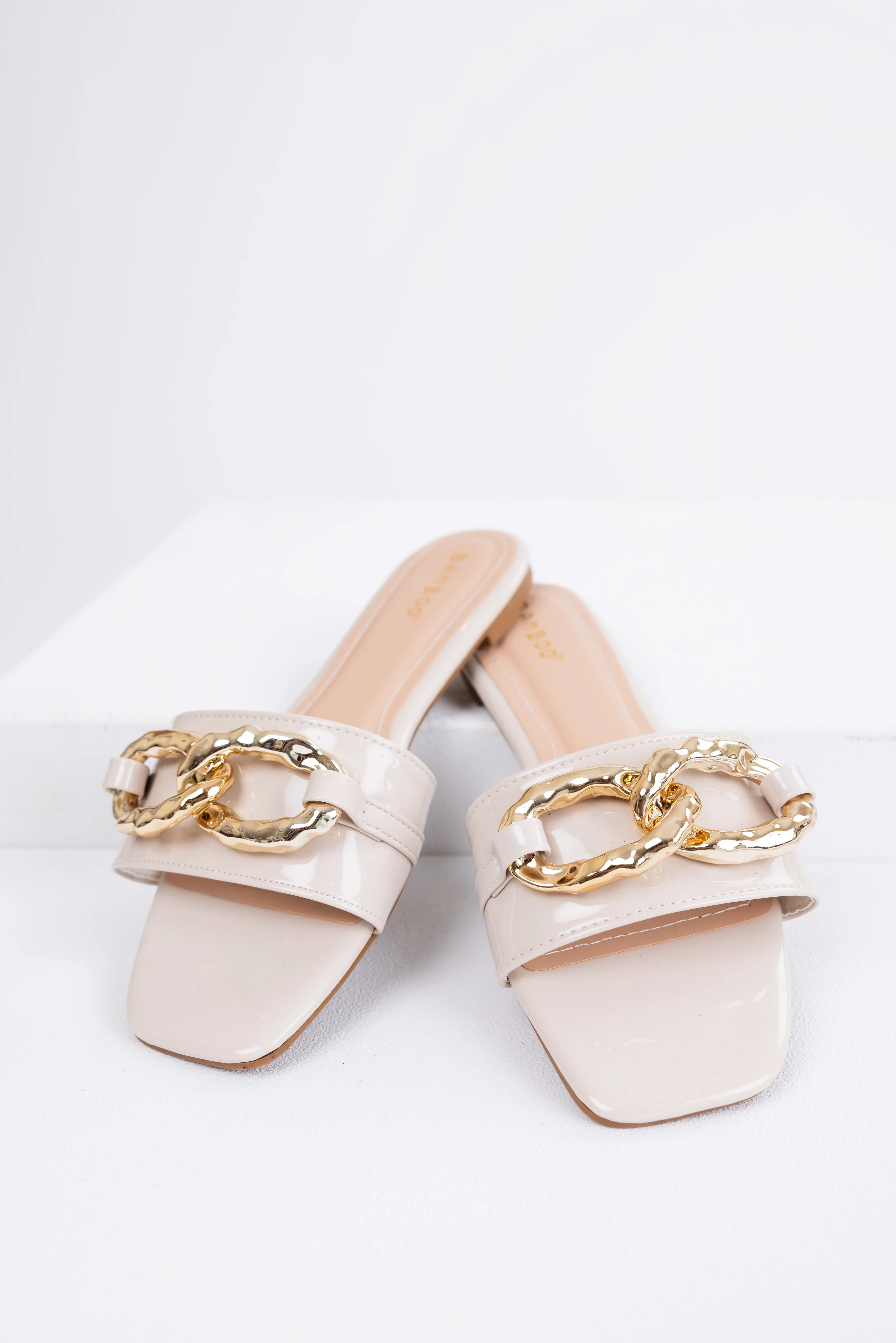 Vanilla Patent Leather Link Chain Flat Sandals - LD SALE