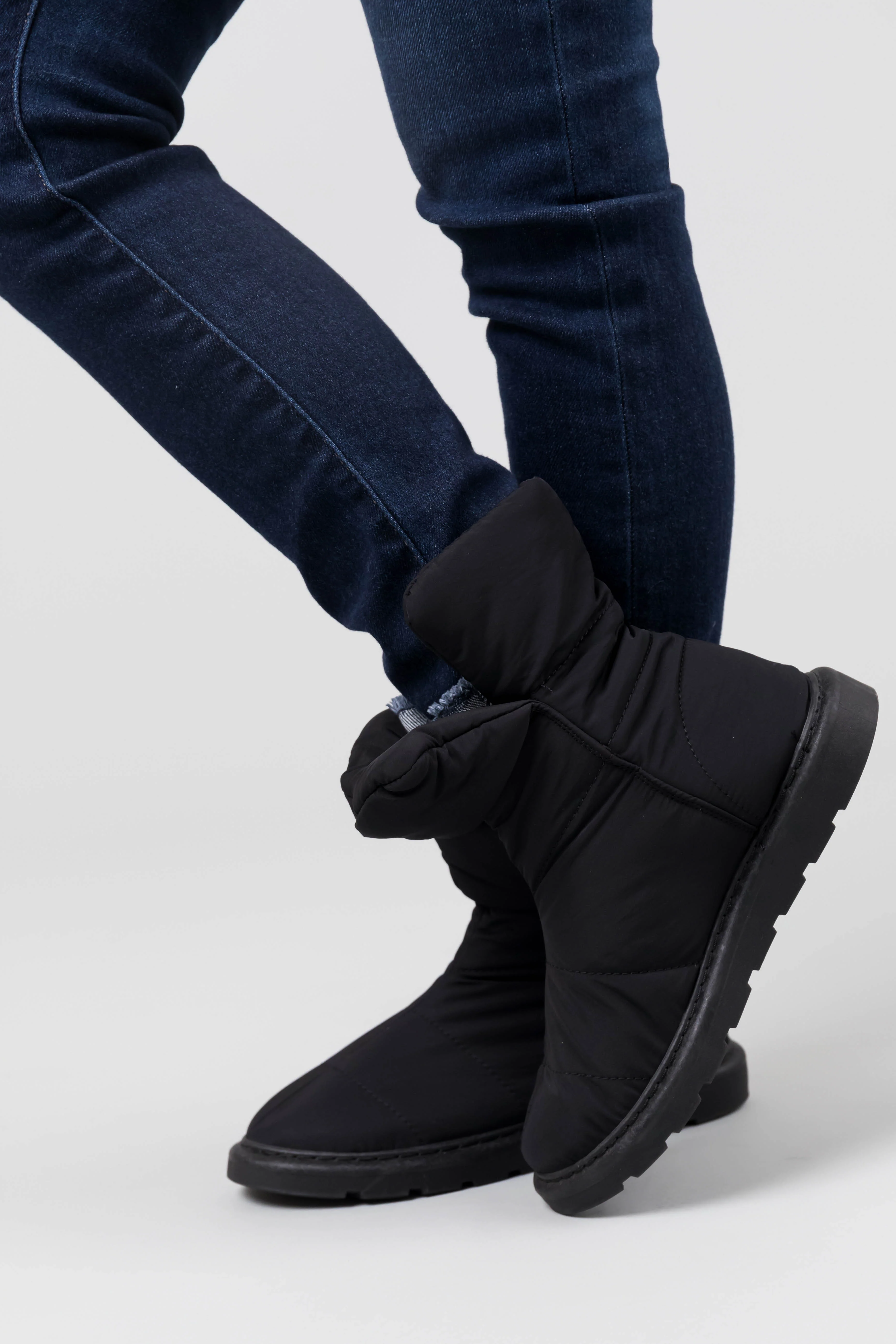 Black Nylon Quilted Treaded Sole Boots - LD SALE